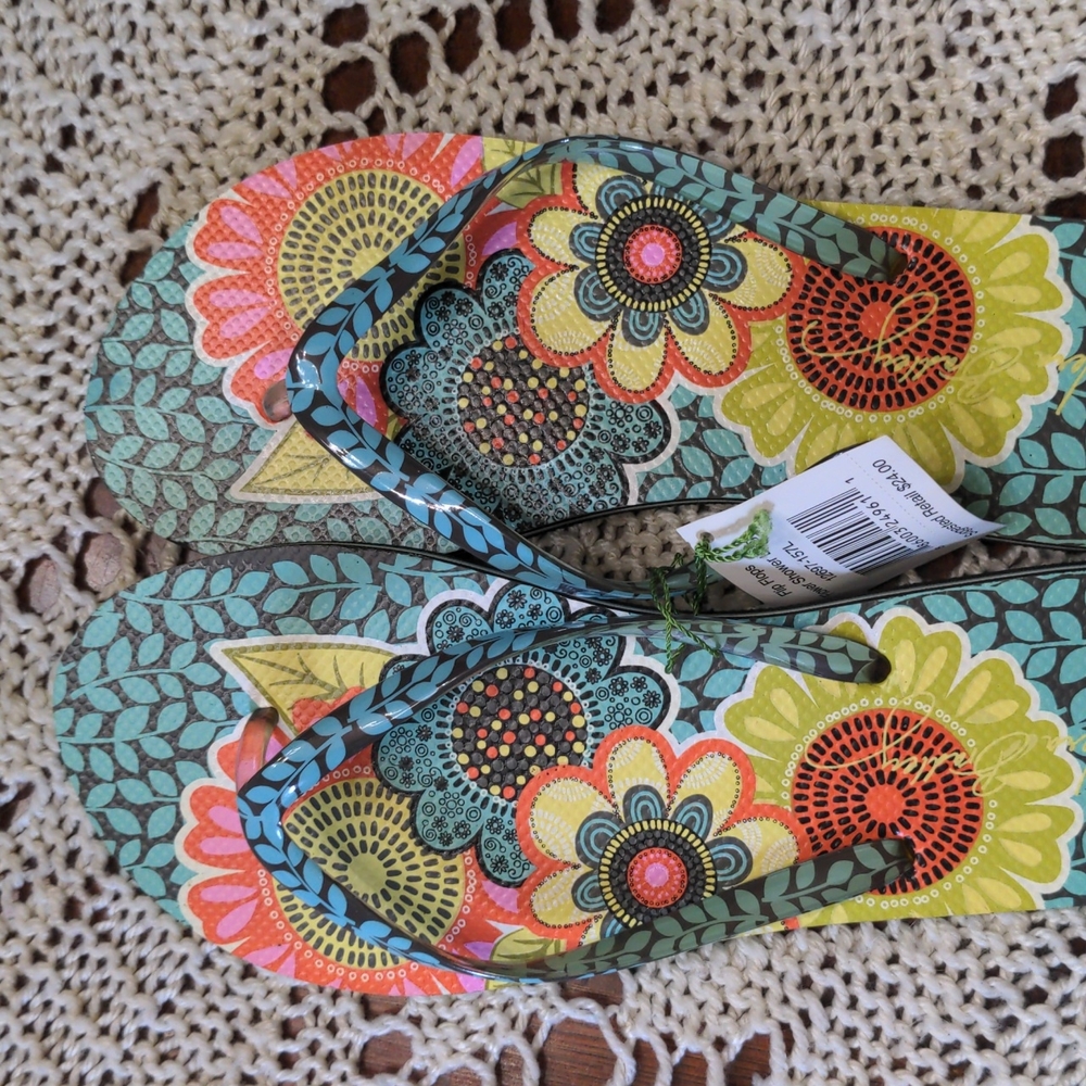 Vera Bradley Flower Shower Flip Flops Large 9/10